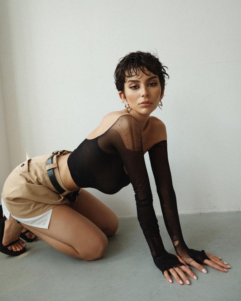 Blackberry Kris Naked