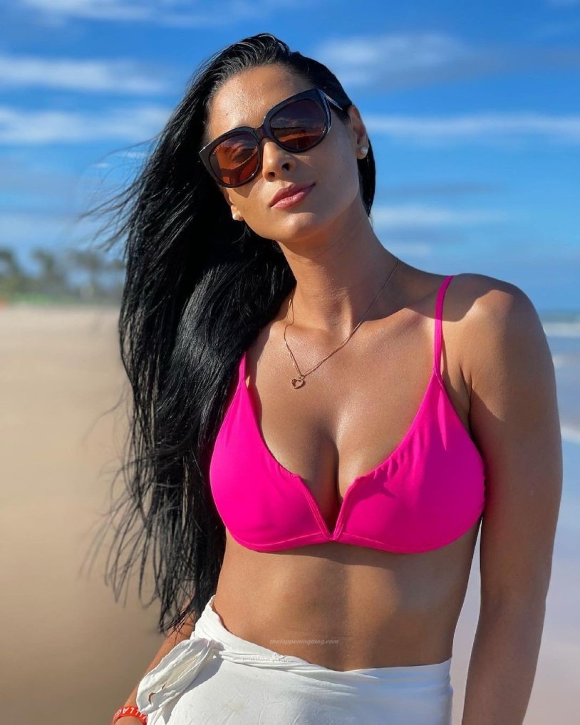 Letizia Carvallo Sexy