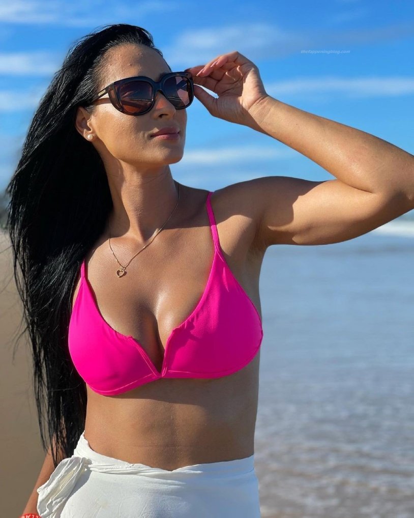 Letizia Carvallo Sexy