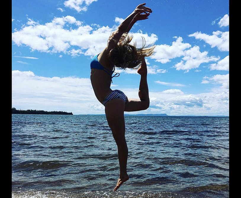 Jessica Diggins in bikini