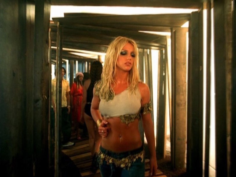 Britney Spears IM SLAVE 4