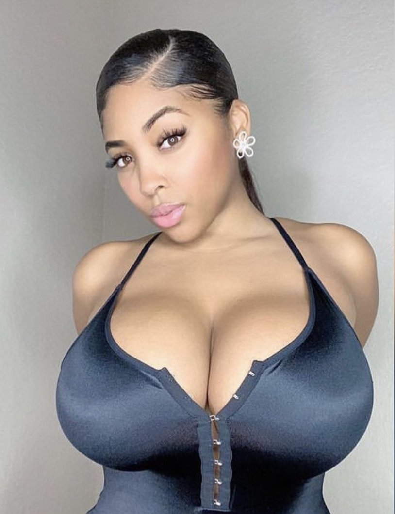 Bustyema Official @bustyema Model