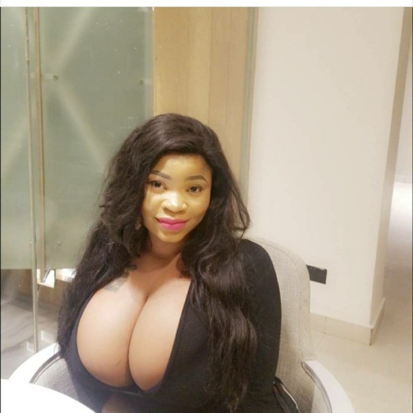 Model Plus Saiz Naomi Banks