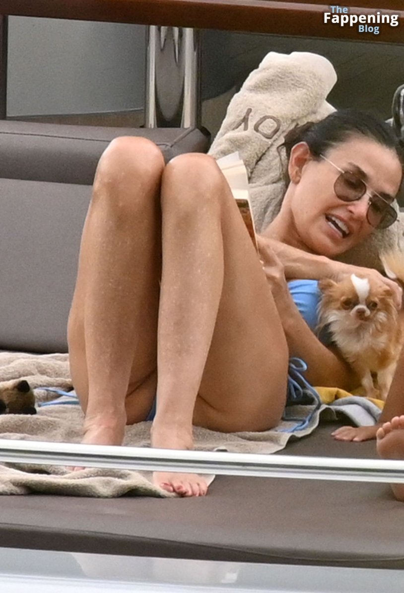 Demi moore bikini