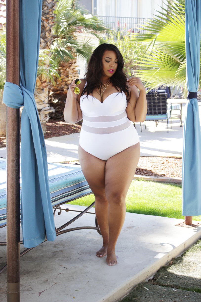 Nicole Simone Model Saiz