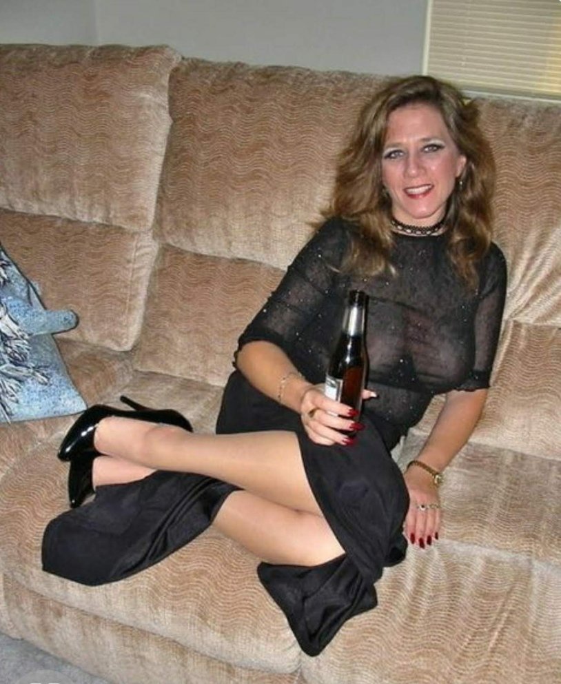 Mature amateur hidden