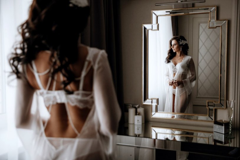 Photoshoot Morning Bride in Lingerie
