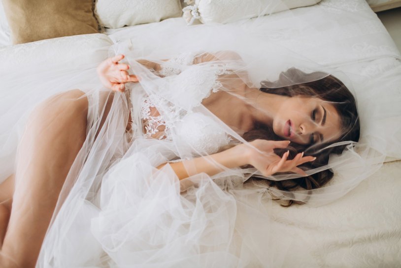 Boudoir dresses for the morning of the bride