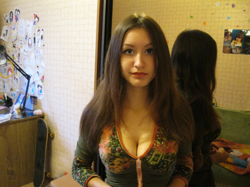 Decollete girls from social networks