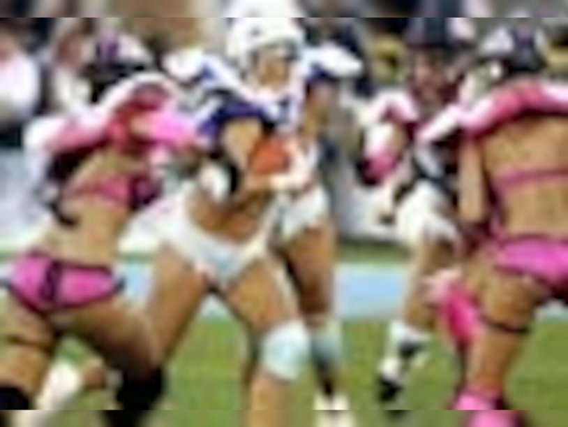Women's American football football player