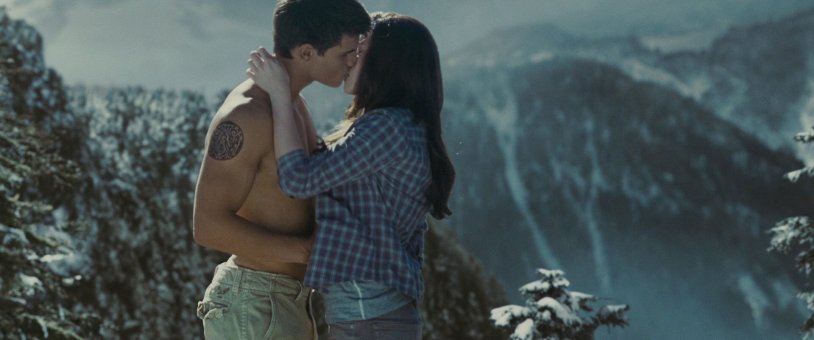 Twilight Jacob and Bella Kiss