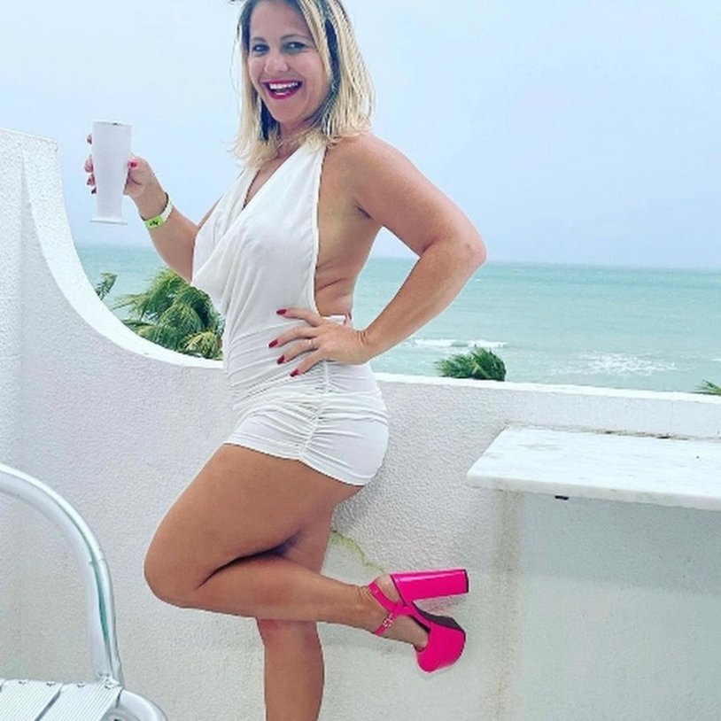 Loira Praiana Official Presenter