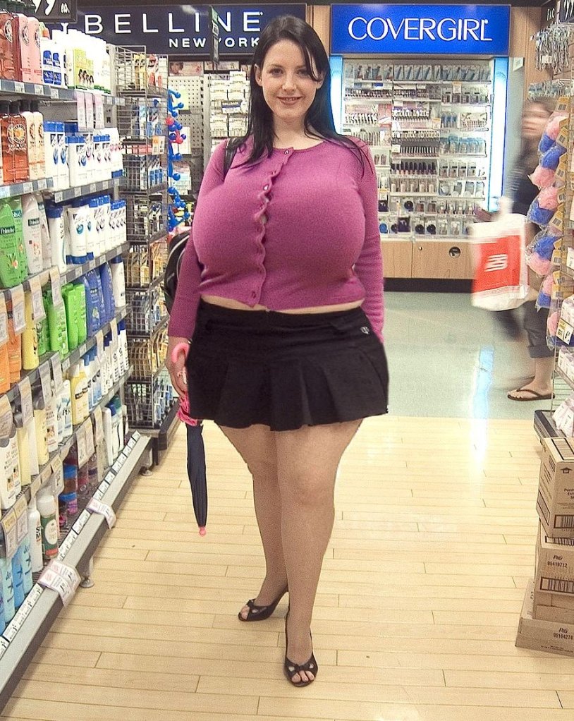 Macomastia big boobs