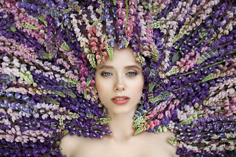 Unusual portraits with flowers