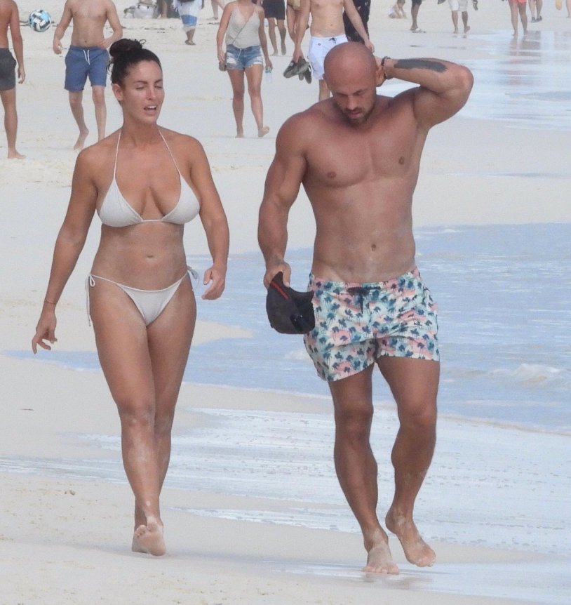 Beaches photo of vacationers