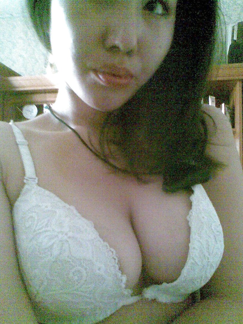 The Kazakh showed boobs