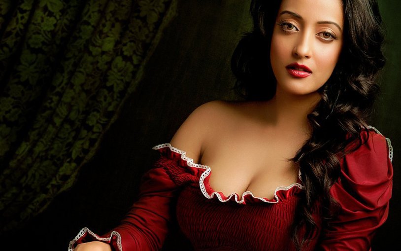 Raima Sen Hot