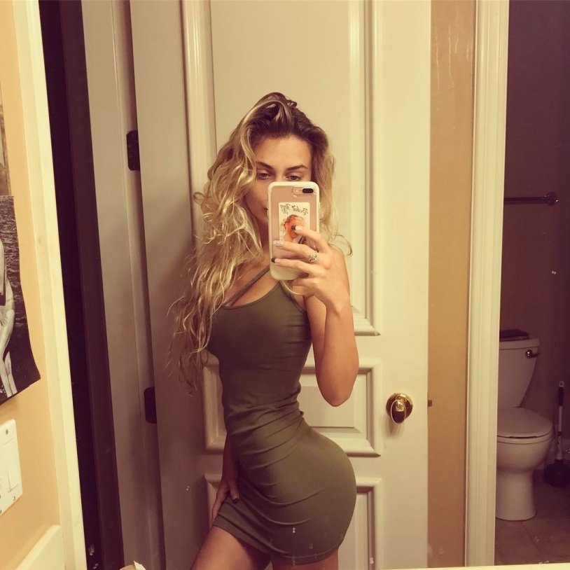 Selfie Norwegians in the mirror