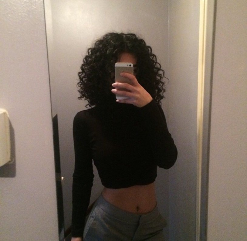 Girl with curly hair Selfies