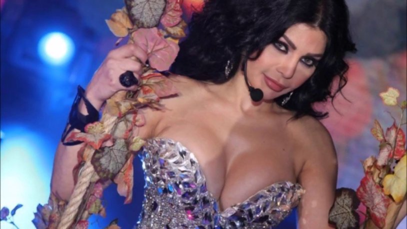 Singer Haifi Vakhbi in a swimsuit