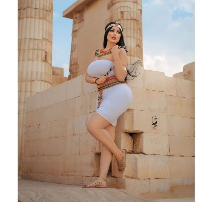 Salma al-shimi model