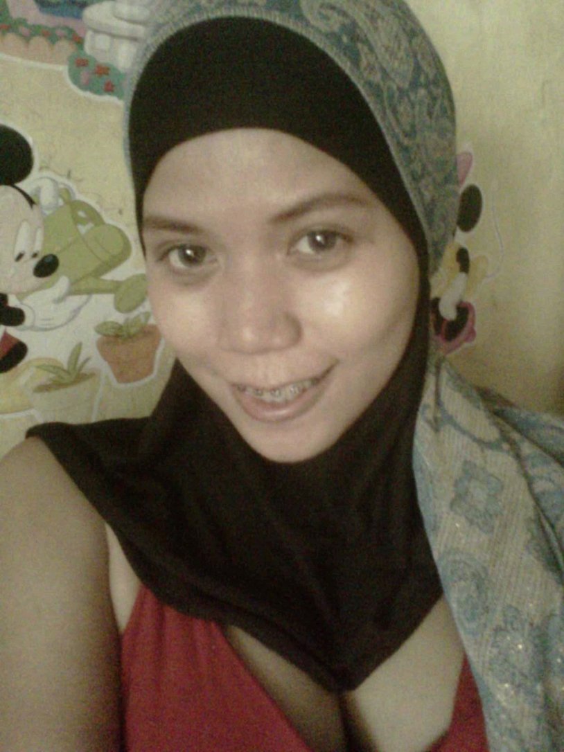 Jilbab Bugil Holya