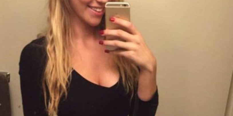 Kendra Sanderland Selfie