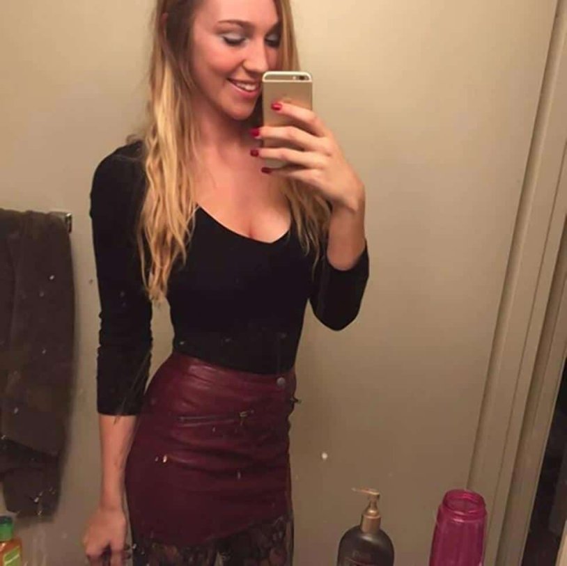 Kendra Sanderland Selfie