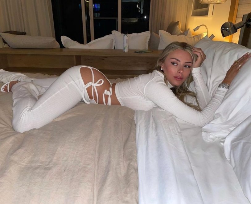 Corinna David Dobrik