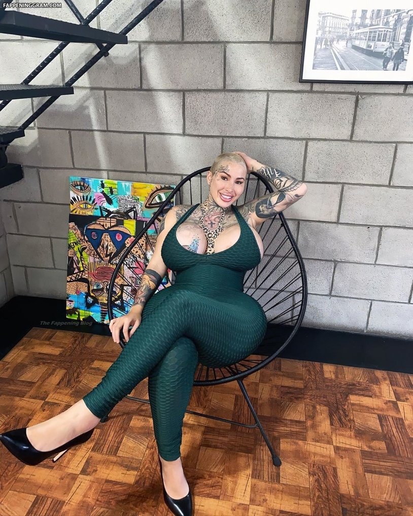 Mary Magdalene Blogger