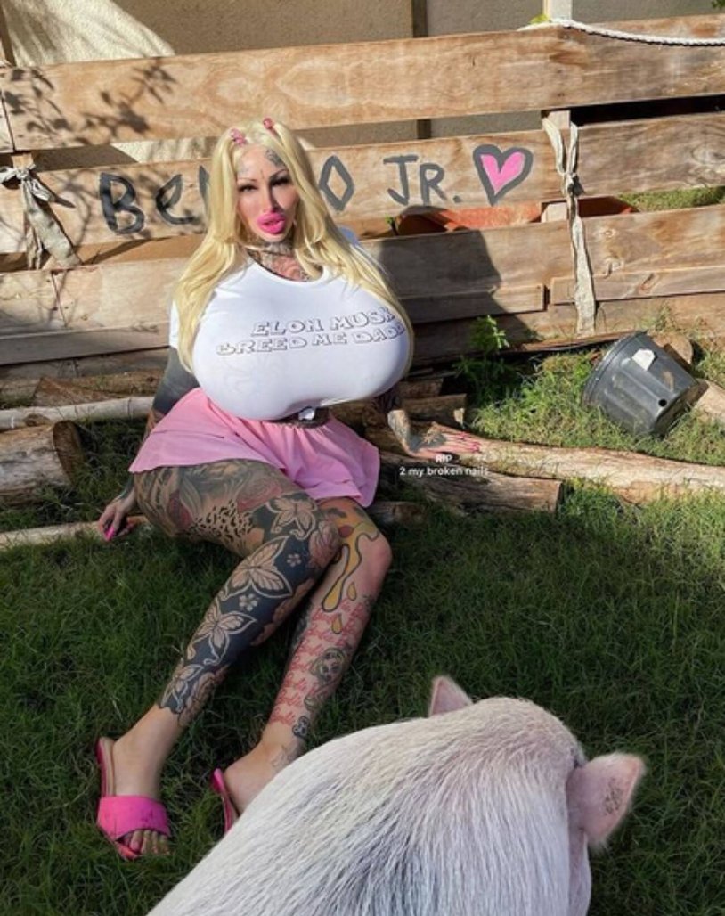 Canadian freak model Mary Magdalen