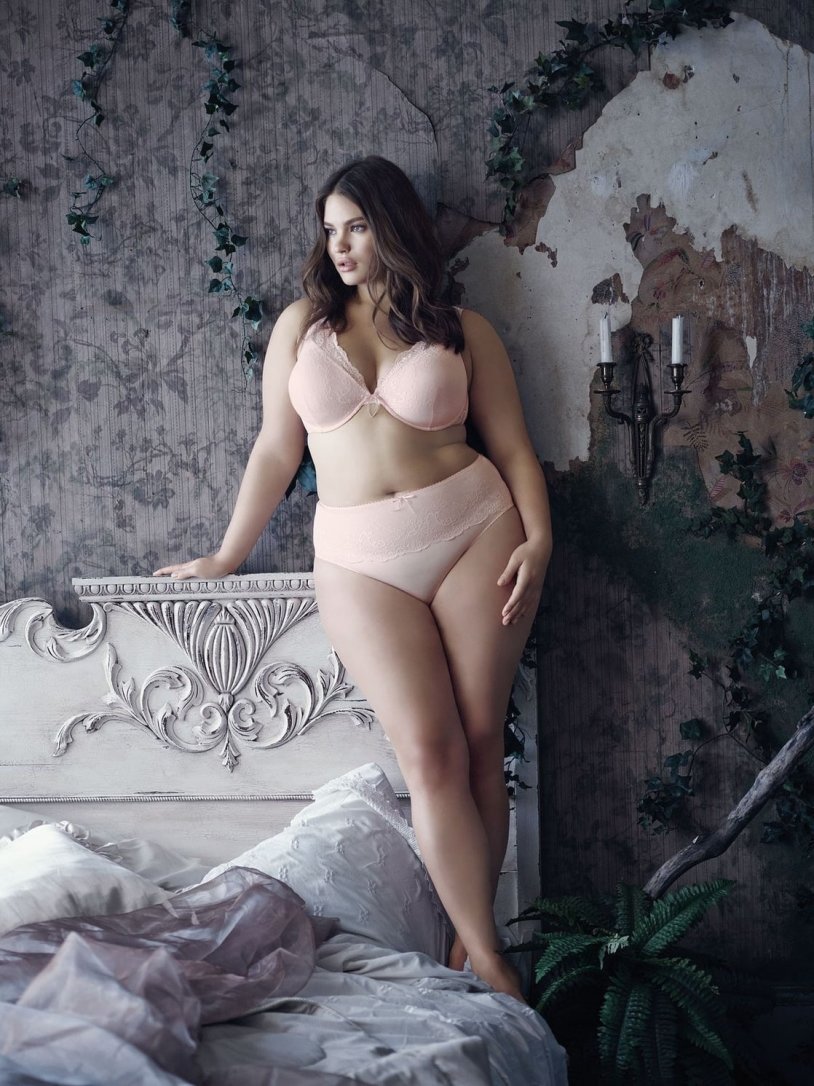 Tara Lynn Model Plus Saiz