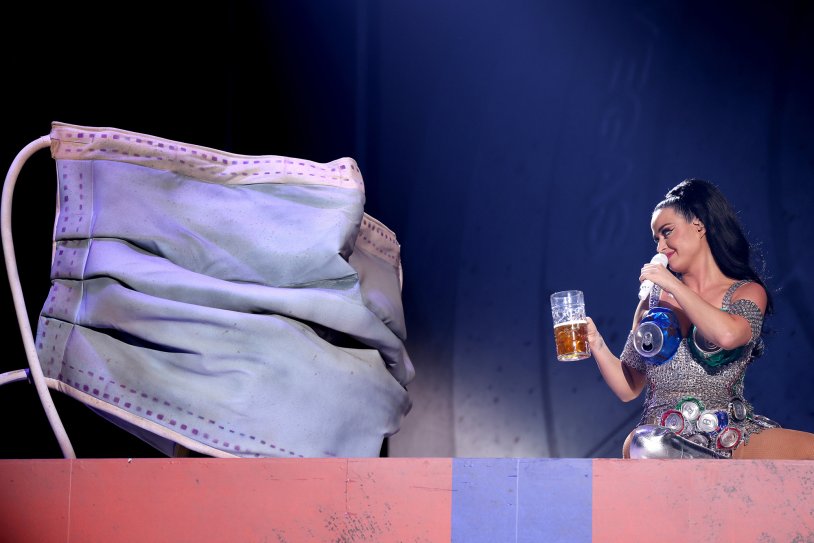 Katy Perry Eyes at the concert