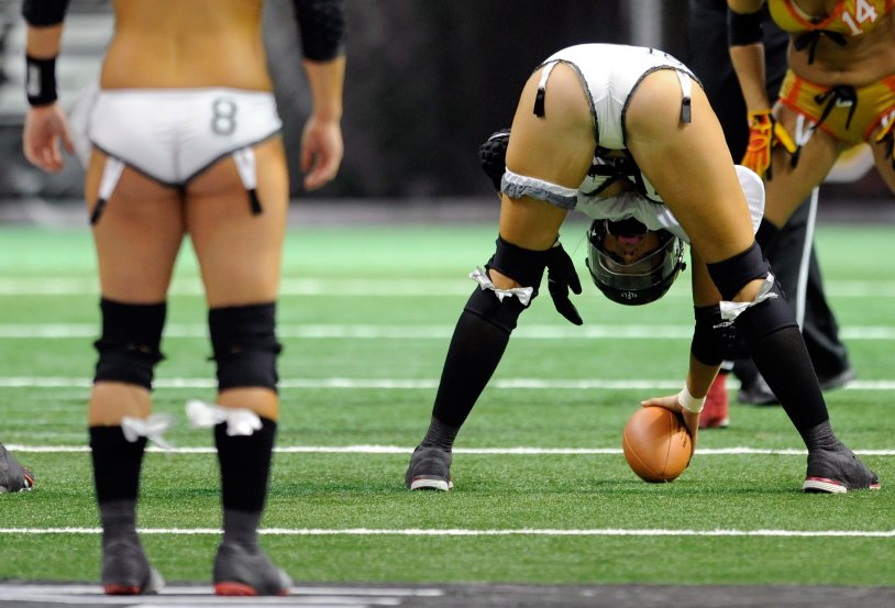 American women's football piquant