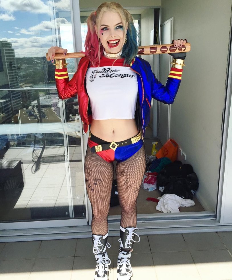 , Margo Robbie 18 + Harley Quin