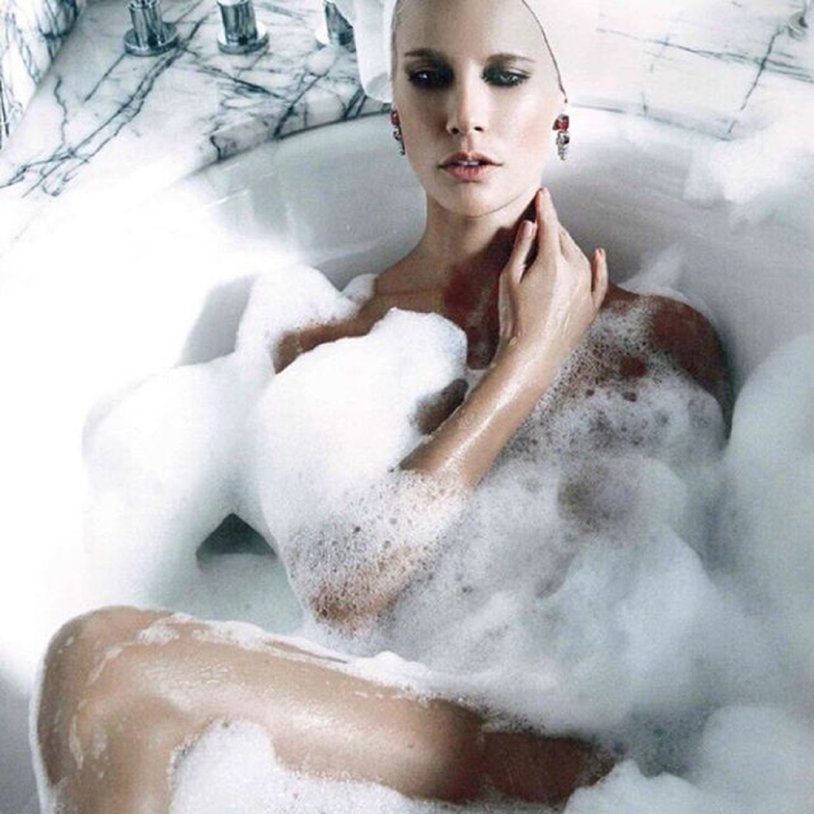 Lena Flying Photo Maxim