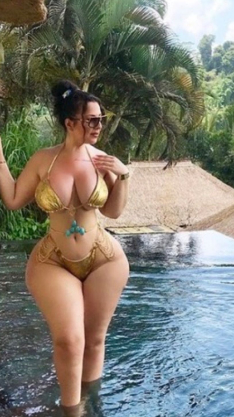 Mindy Sittin Priti Bikini