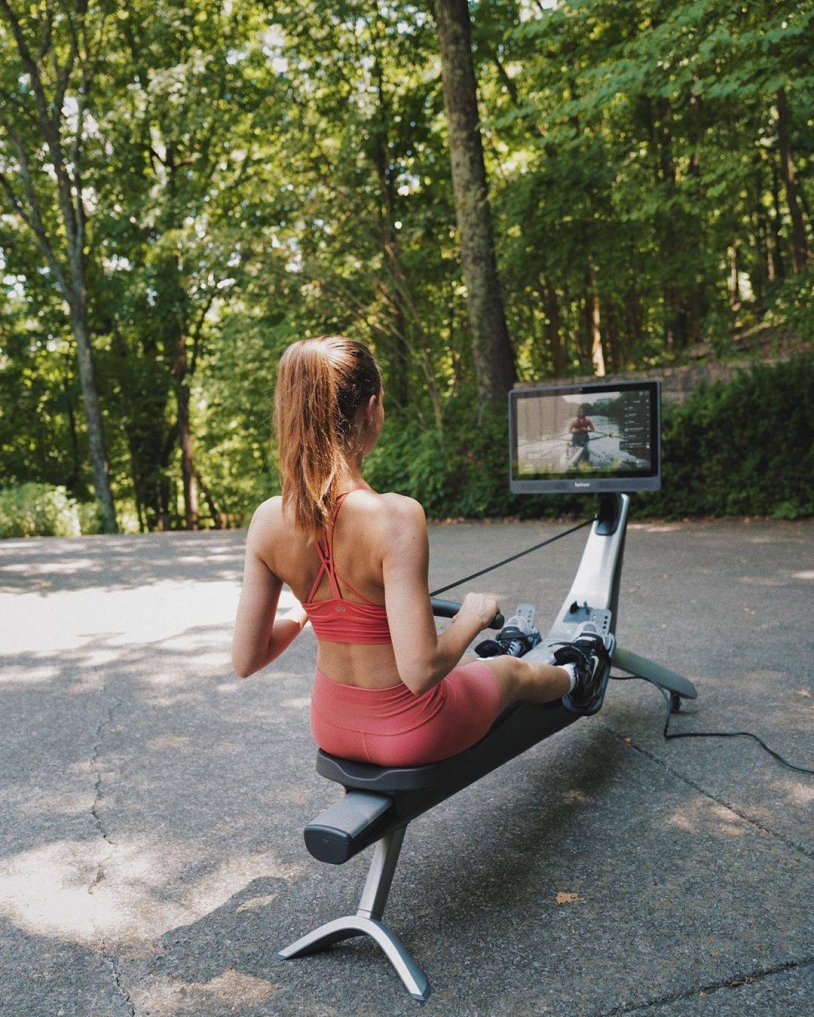 AN_FB_BEAUTY 5 HOT Workout