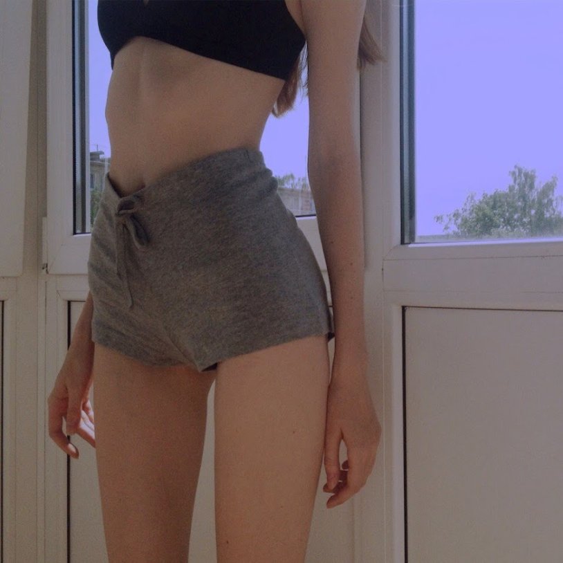 Girls with thin straps