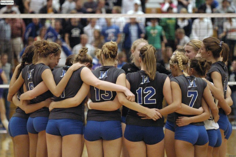 Girls volleyball players