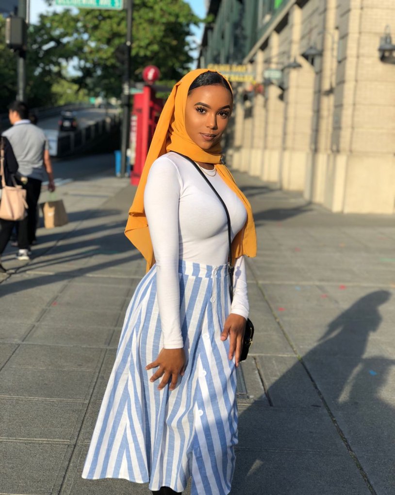 Busty hijab