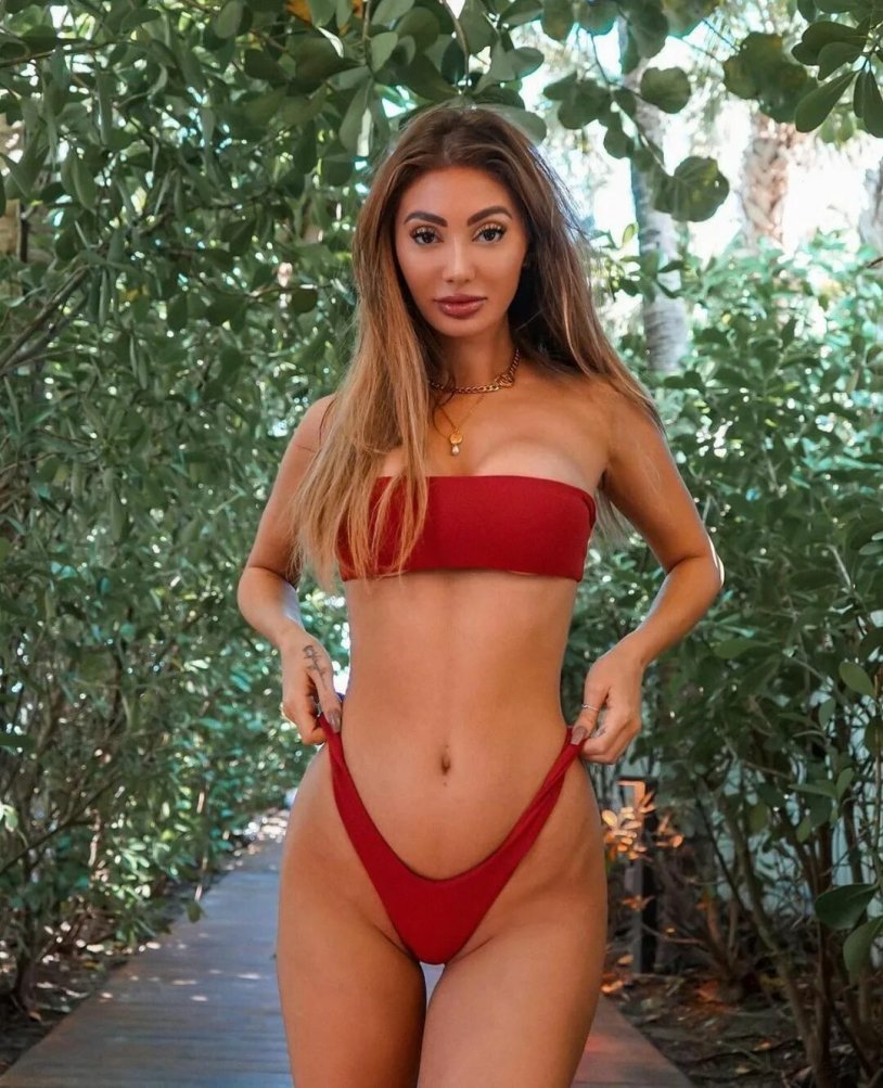 Francesca Farago is naked