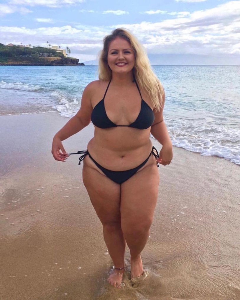 Bbw in swimsuits on the beach