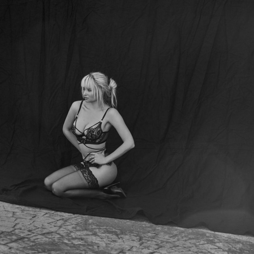 Model Genevieve Morton