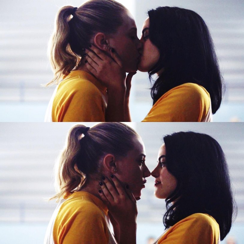 Riverdale kiss Betty and Veronica