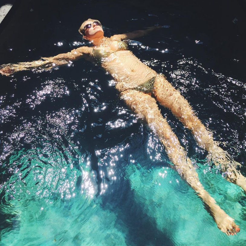 Ashley James Blogger Naked