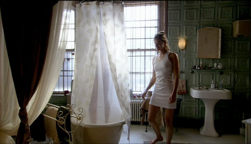 Naked Kelly Overton House photo