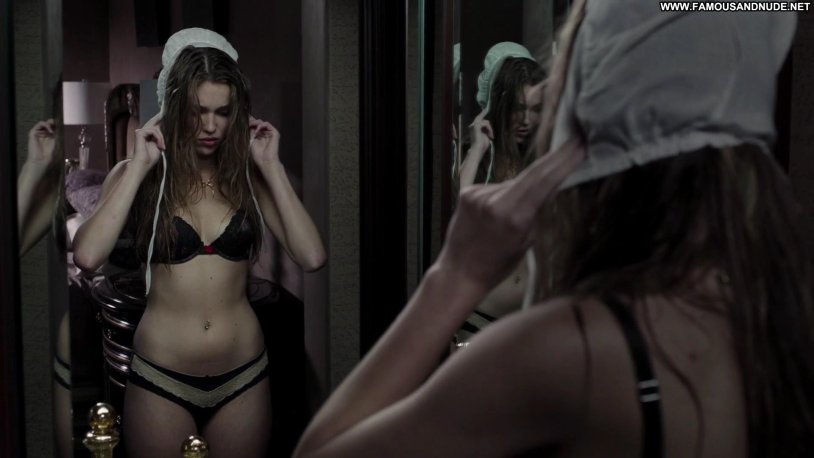 Lily Simmons Banshee