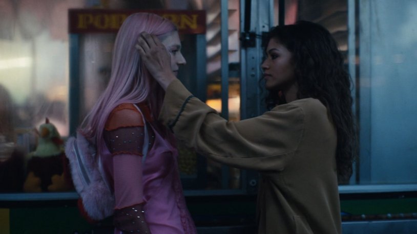 Euphoria series Zendaya and Juls