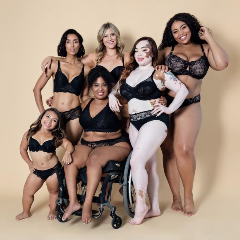 A lot of naked full women